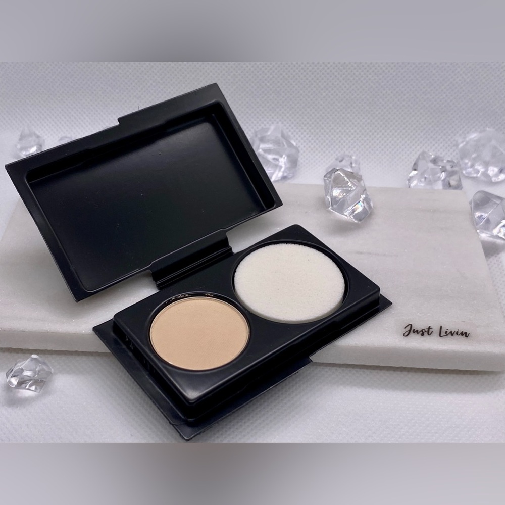 🎀 NC20 Studio Fix Foundation - Picture 2 of 10